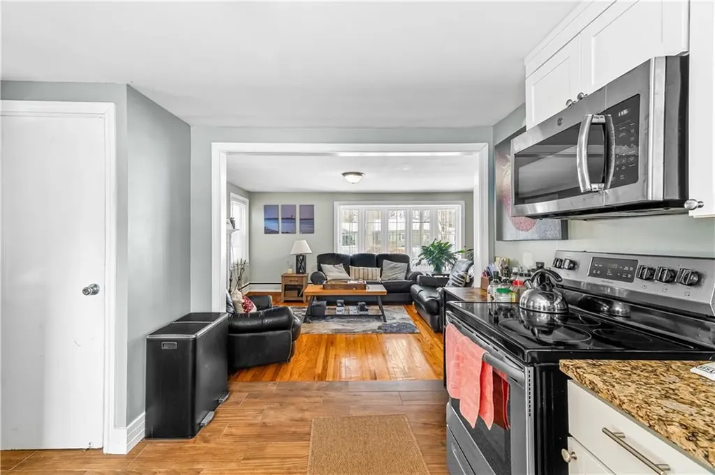 80 Twin Oak Drive Warwick RI 02889