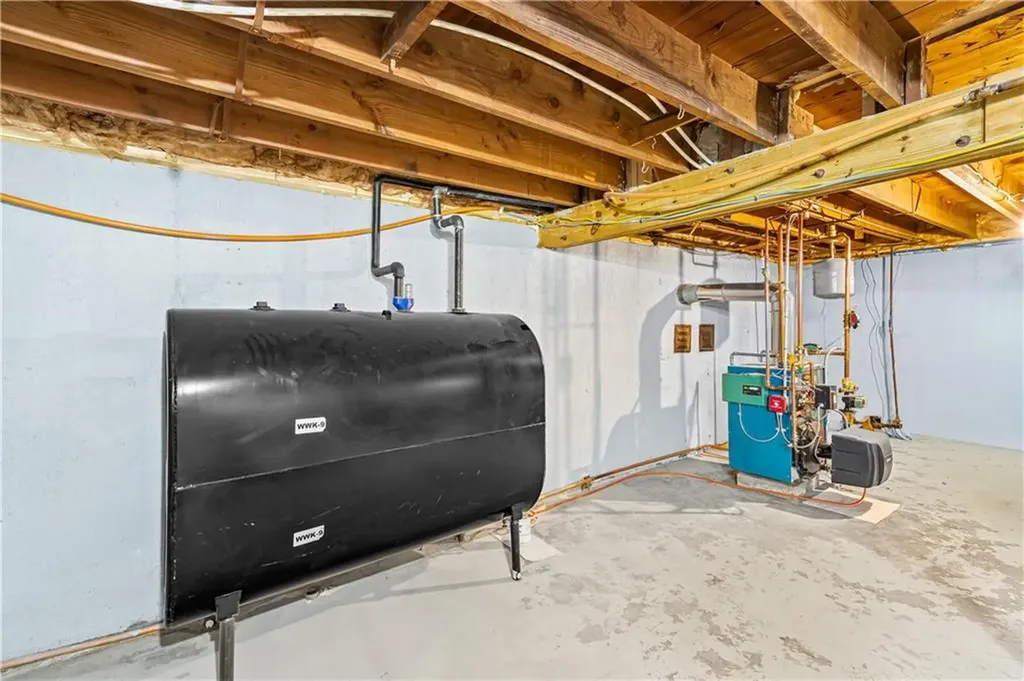 80 Twin Oak Drive Warwick RI 02889