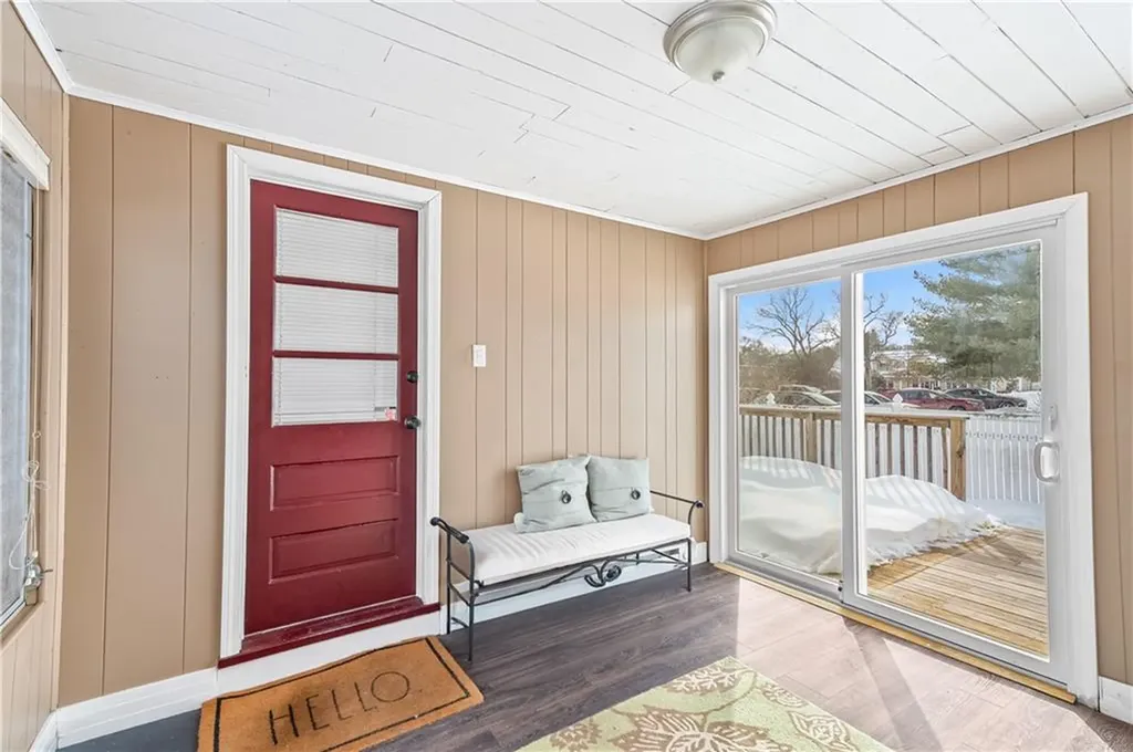 80 Twin Oak Drive Warwick RI 02889