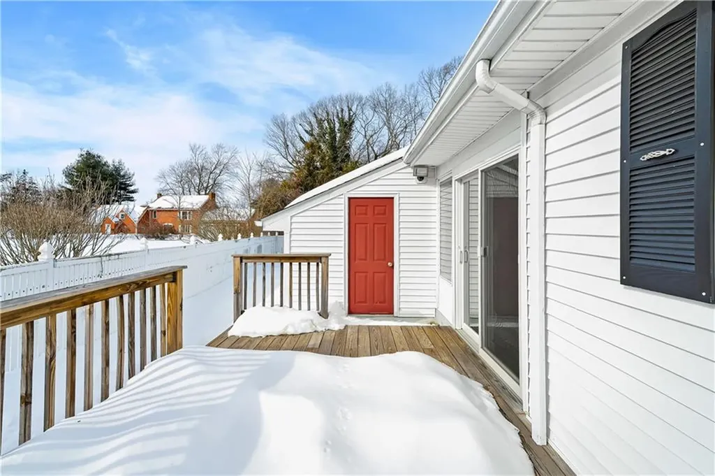 80 Twin Oak Drive Warwick RI 02889