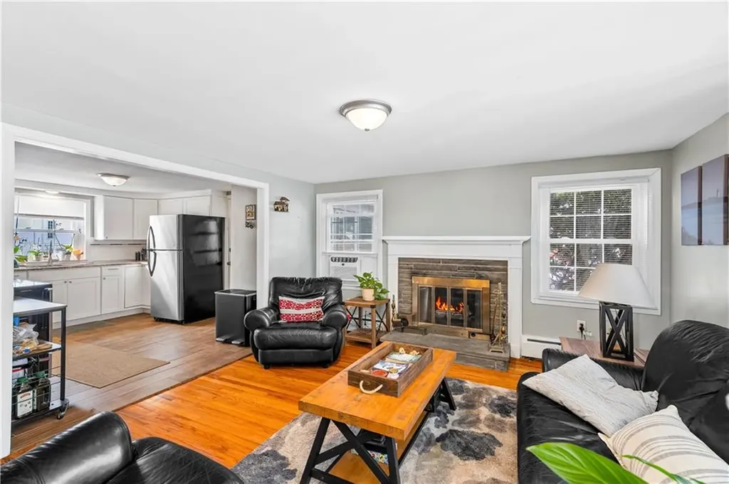 80 Twin Oak Drive Warwick RI 02889