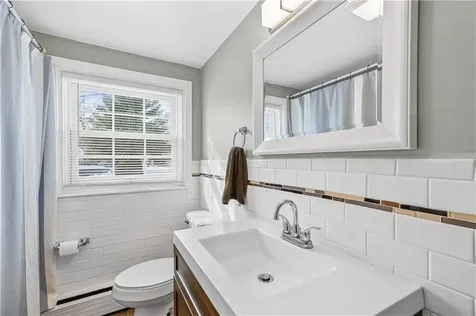 80 Twin Oak Drive Warwick RI 02889