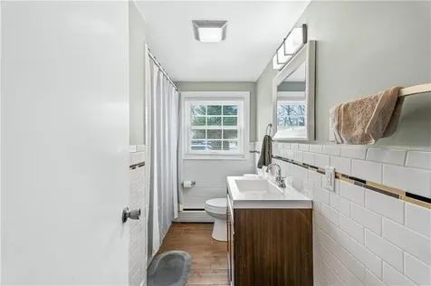 80 Twin Oak Drive Warwick RI 02889