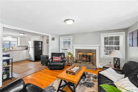 80 Twin Oak Drive Warwick RI 02889