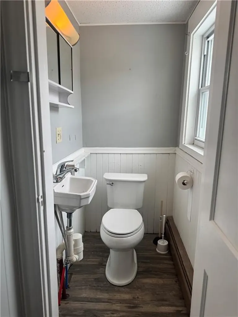 494 Warren Avenue East Providence RI 02914