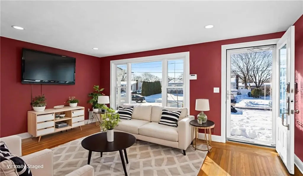 96 Moccasin Drive Warwick RI 02889