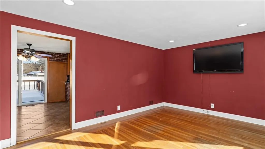 96 Moccasin Drive Warwick RI 02889