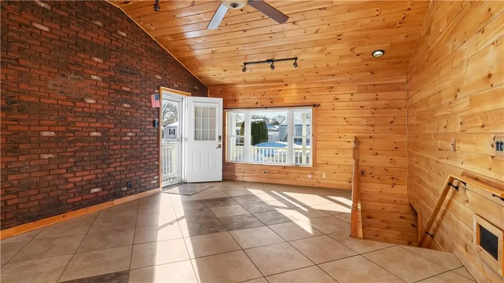 96 Moccasin Drive Warwick RI 02889