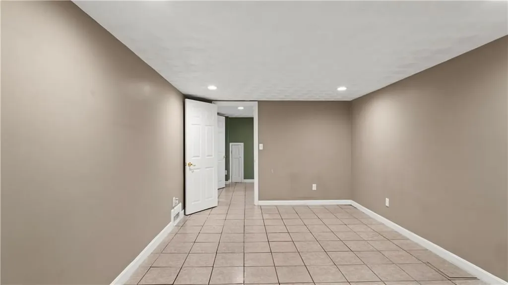 96 Moccasin Drive Warwick RI 02889