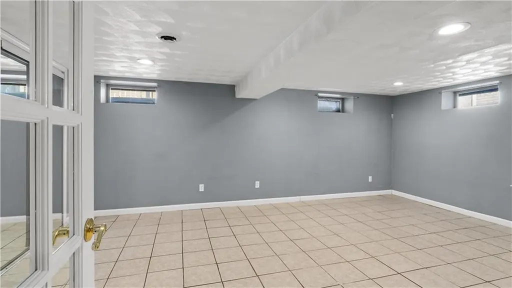 96 Moccasin Drive Warwick RI 02889