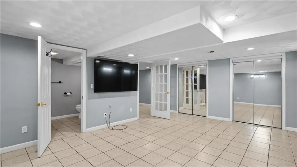 96 Moccasin Drive Warwick RI 02889