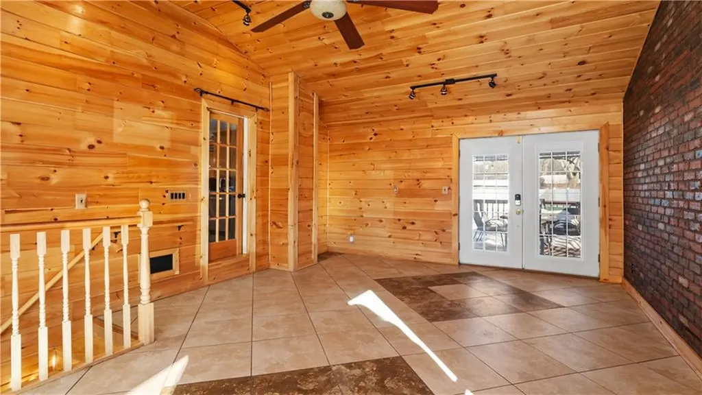 96 Moccasin Drive Warwick RI 02889