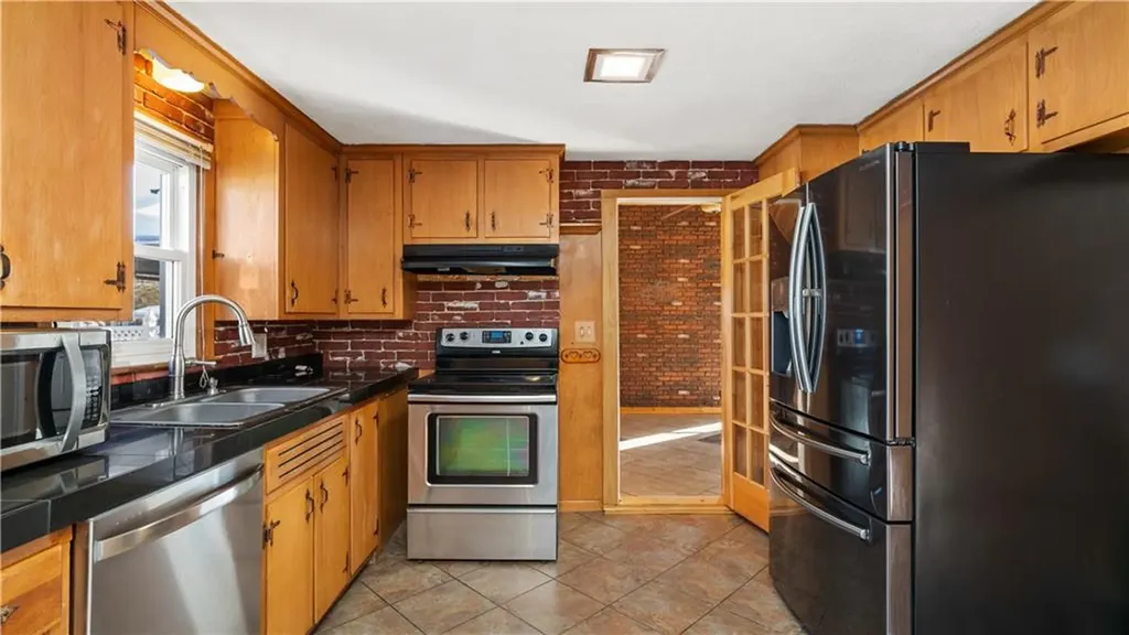 96 Moccasin Drive Warwick RI 02889