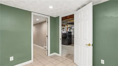 96 Moccasin Drive Warwick RI 02889