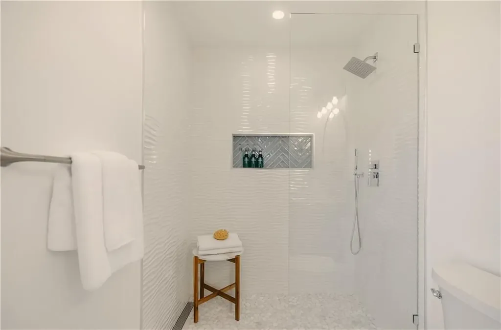 30 Indian Road Little Compton RI 02837