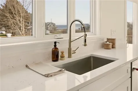 30 Indian Road Little Compton RI 02837