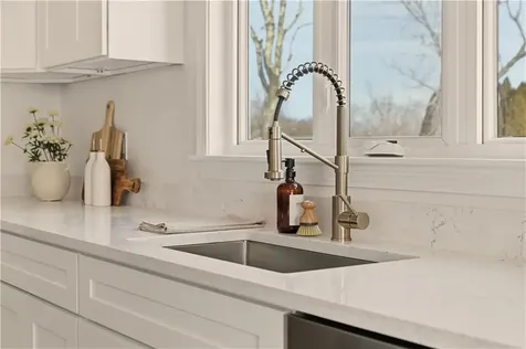 30 Indian Road Little Compton RI 02837