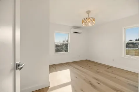 30 Indian Road Little Compton RI 02837