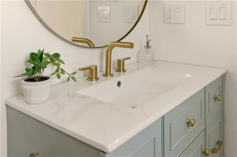 30 Indian Road Little Compton RI 02837