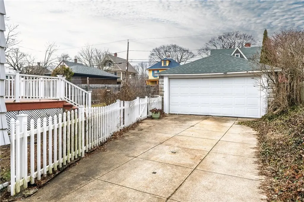41 Berwick Lane Cranston RI 02905