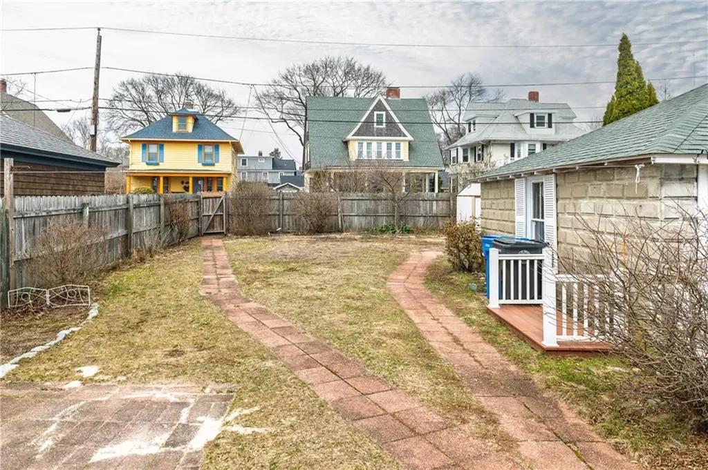 41 Berwick Lane Cranston RI 02905