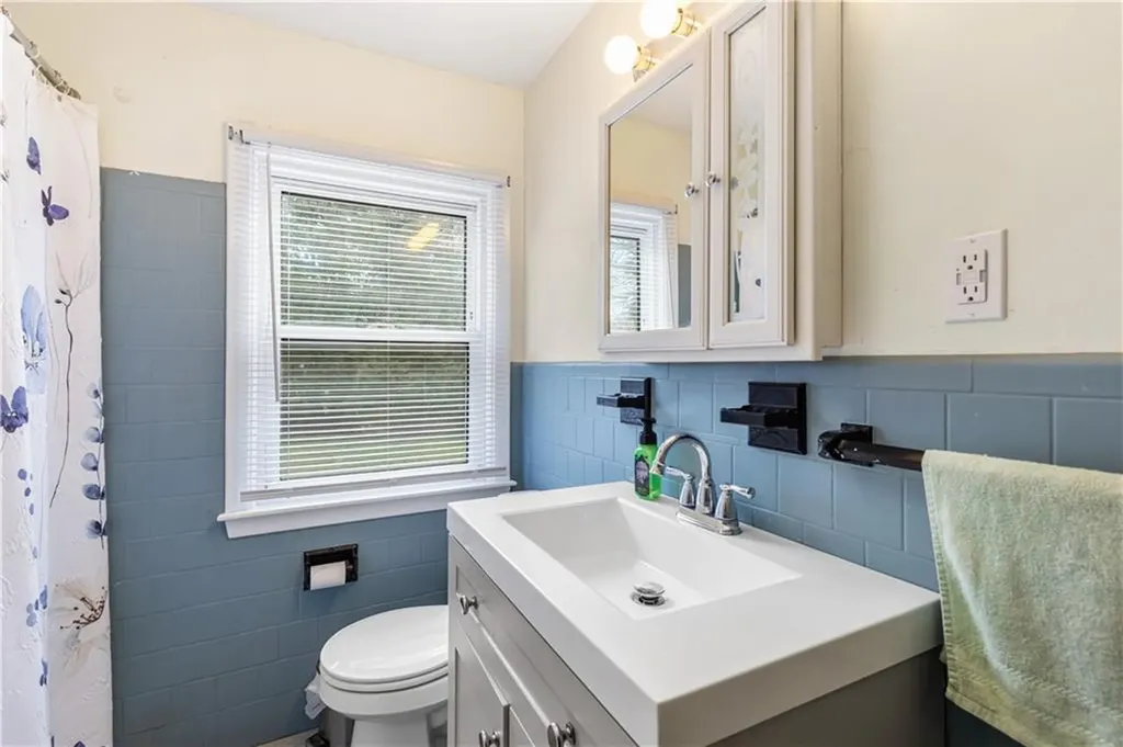 52 Maxfield Avenue East Providence RI 02914