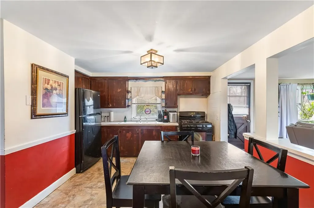 52 Maxfield Avenue East Providence RI 02914
