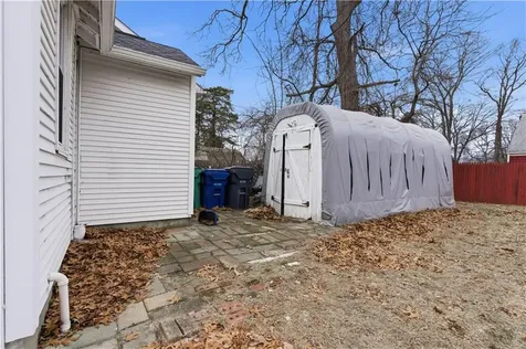 31 Oakhurst Avenue Warwick RI 02889