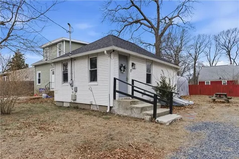 31 Oakhurst Avenue Warwick RI 02889