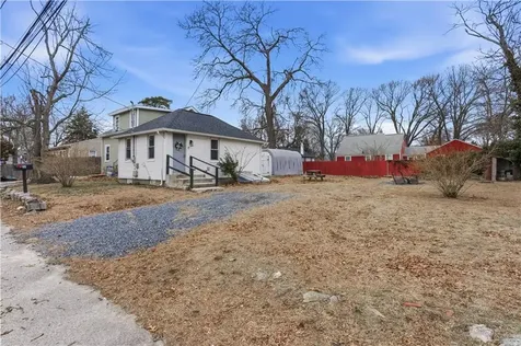31 Oakhurst Avenue Warwick RI 02889