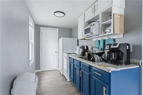 31 Oakhurst Avenue Warwick RI 02889