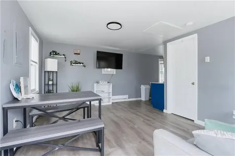 31 Oakhurst Avenue Warwick RI 02889