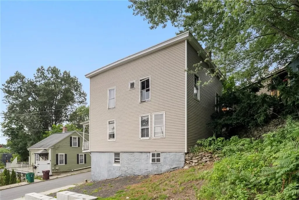 99 Cato Street Woonsocket RI 02895