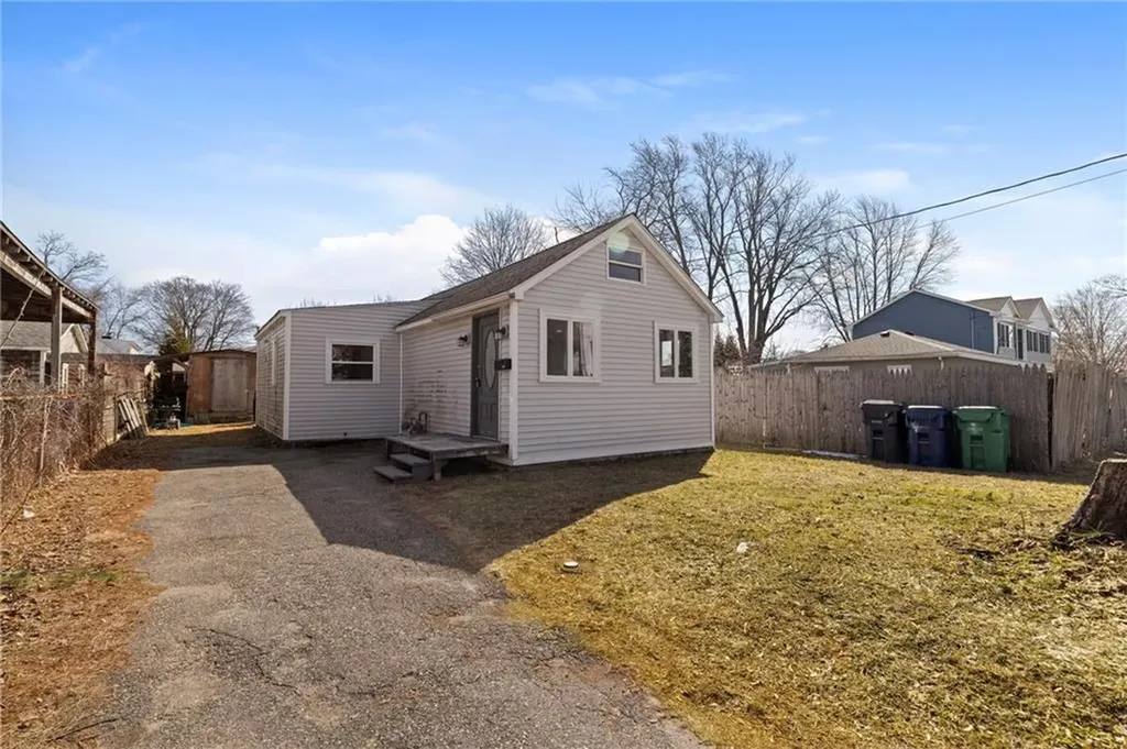 444 Pequot Avenue Warwick RI 02889