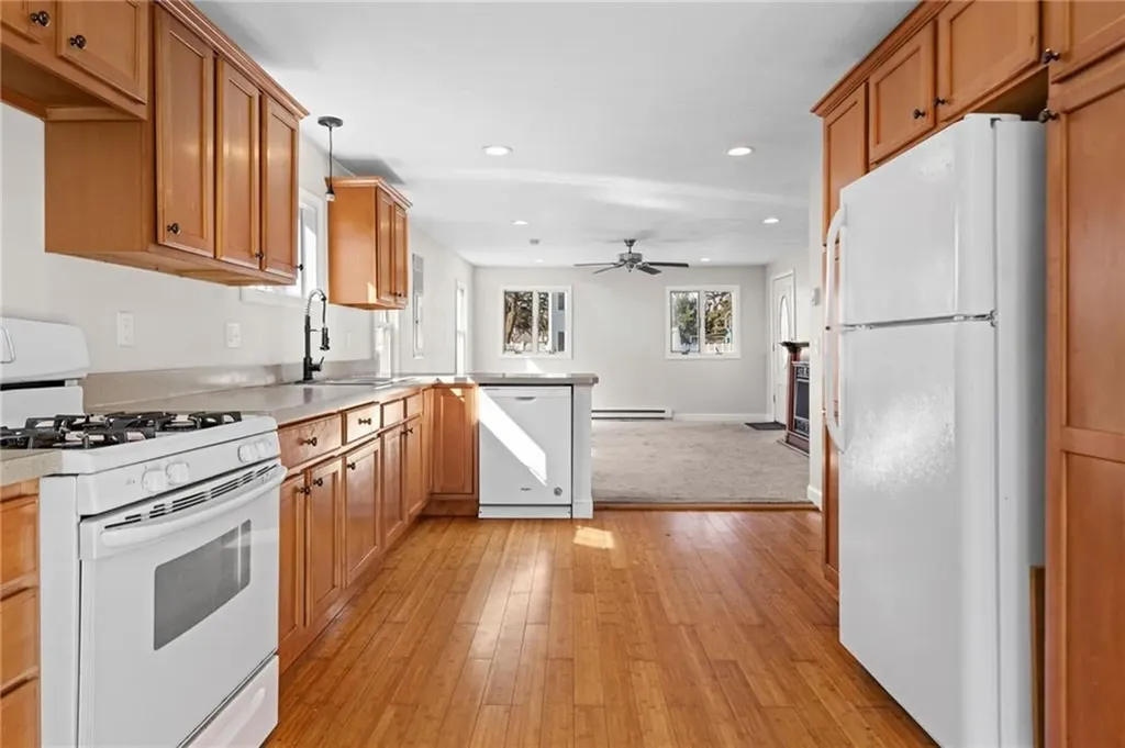 444 Pequot Avenue Warwick RI 02889