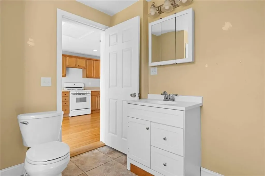 444 Pequot Avenue Warwick RI 02889