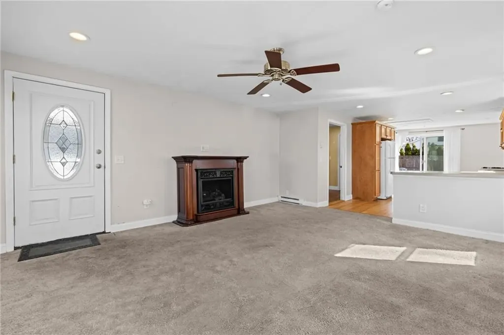 444 Pequot Avenue Warwick RI 02889