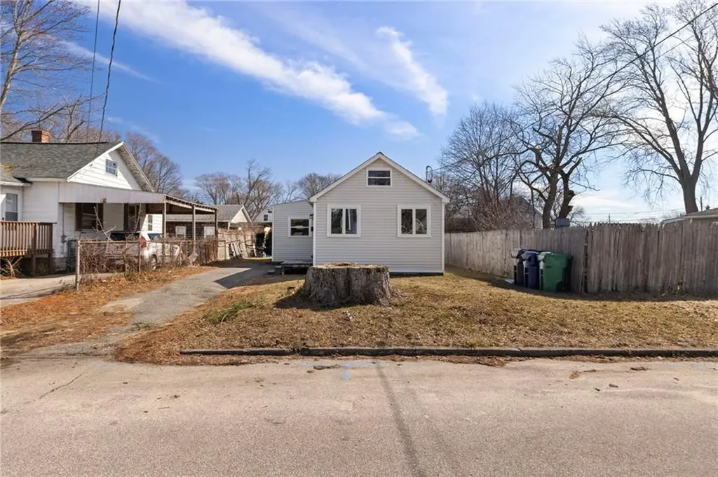 444 Pequot Avenue Warwick RI 02889