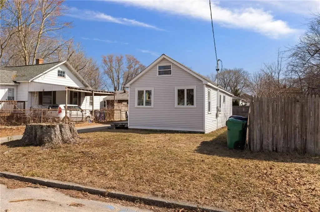 444 Pequot Avenue Warwick RI 02889