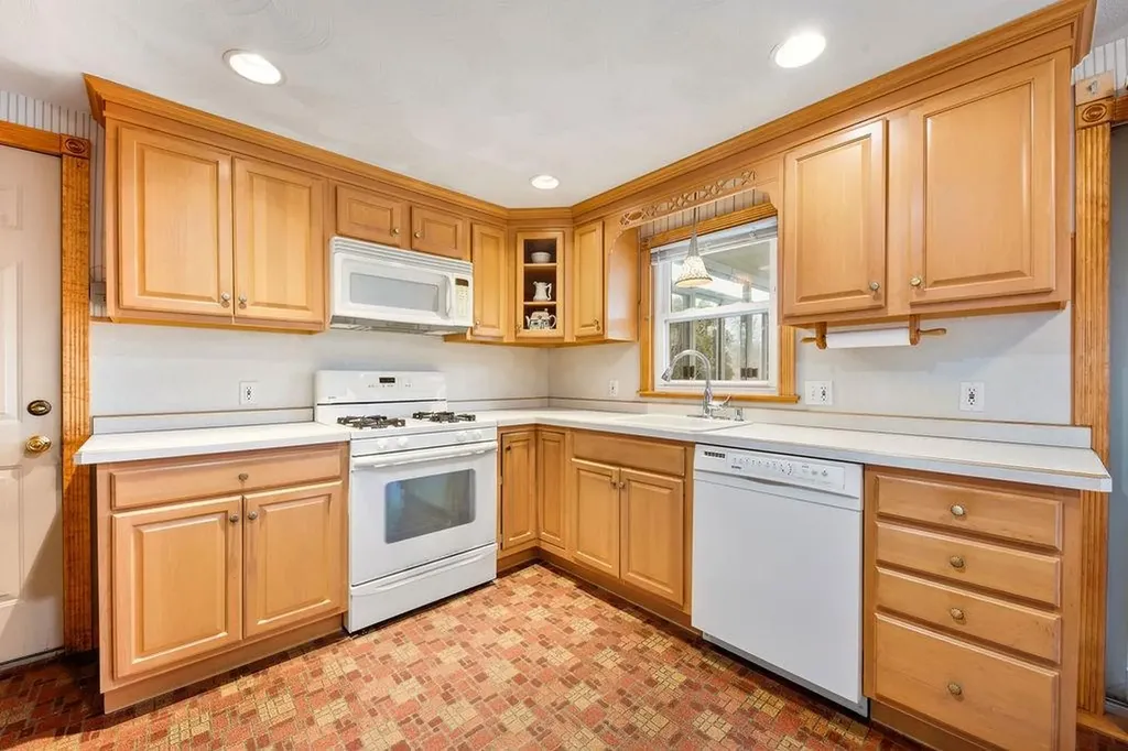 173 Weeden Drive Warwick RI 02818