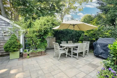 47 Kane Avenue Middletown RI 02842