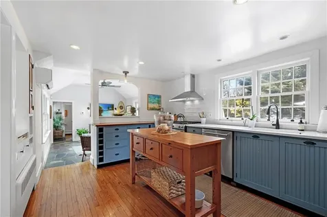47 Kane Avenue Middletown RI 02842