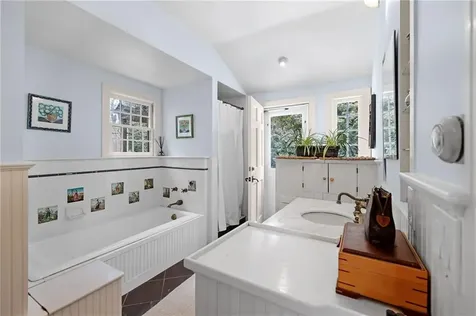 47 Kane Avenue Middletown RI 02842