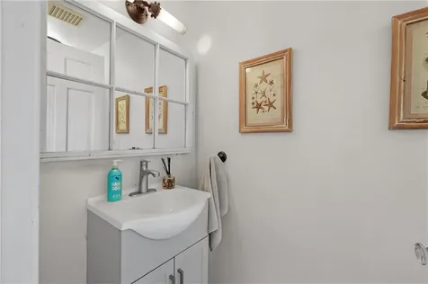 47 Kane Avenue Middletown RI 02842