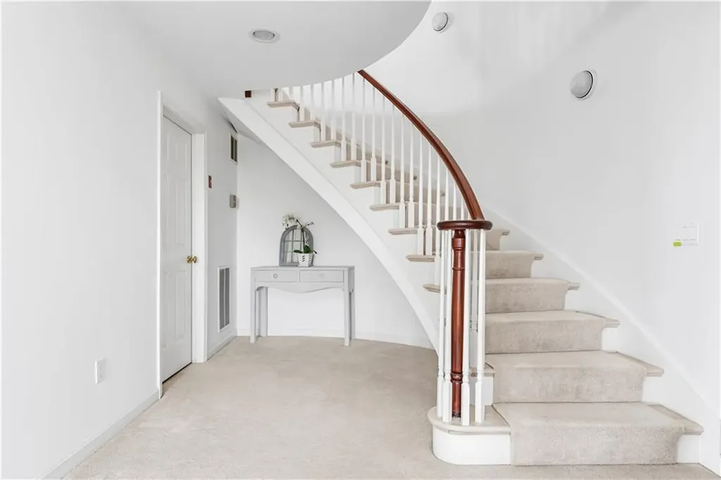 200 Arboretum Lane Bristol RI 02809