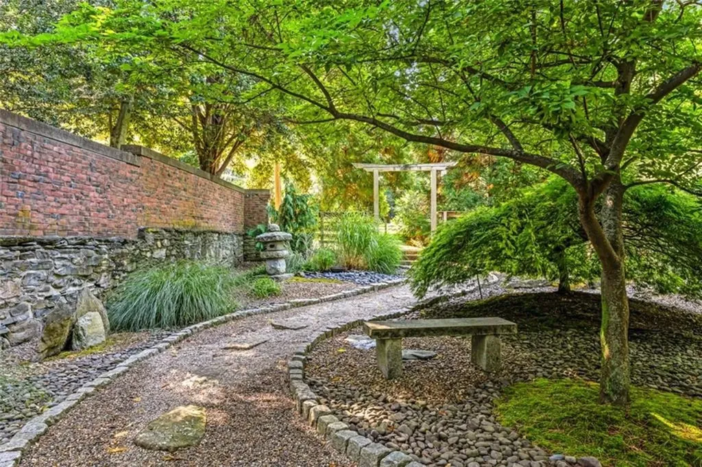 200 Arboretum Lane Bristol RI 02809