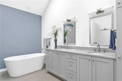 200 Arboretum Lane Bristol RI 02809