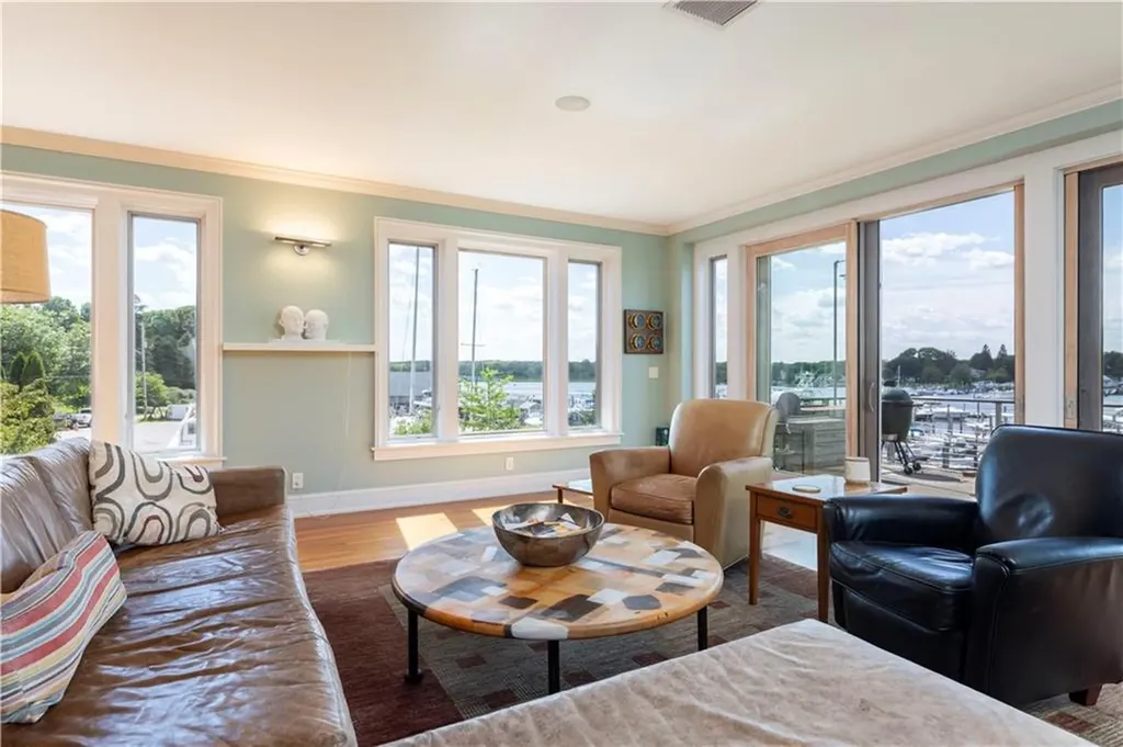 43 Avondale Road Westerly RI 02891