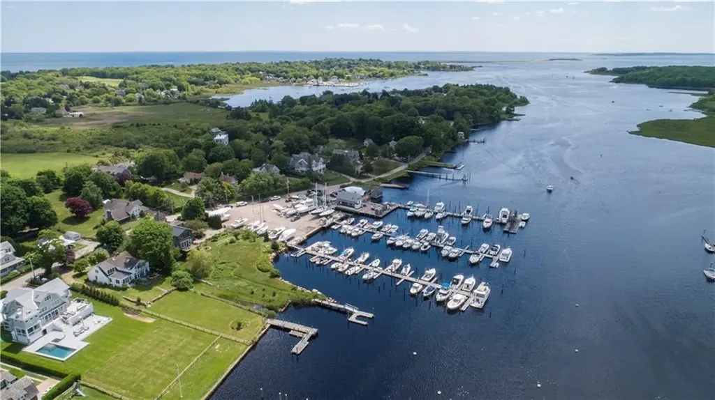 43 Avondale Road Westerly RI 02891