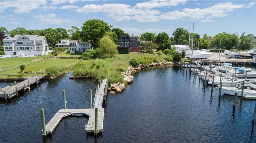 43 Avondale Road Westerly RI 02891